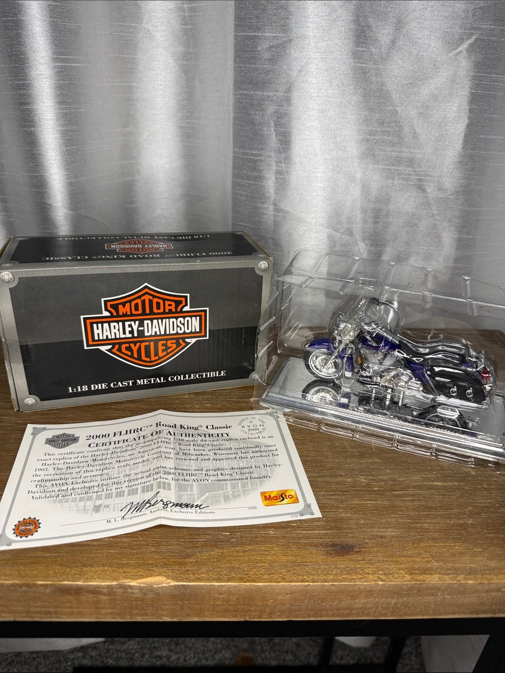 Vtg Harley Davidson 2000 FLHRC Road King Classic 1:18 Scale Die Cast Replica